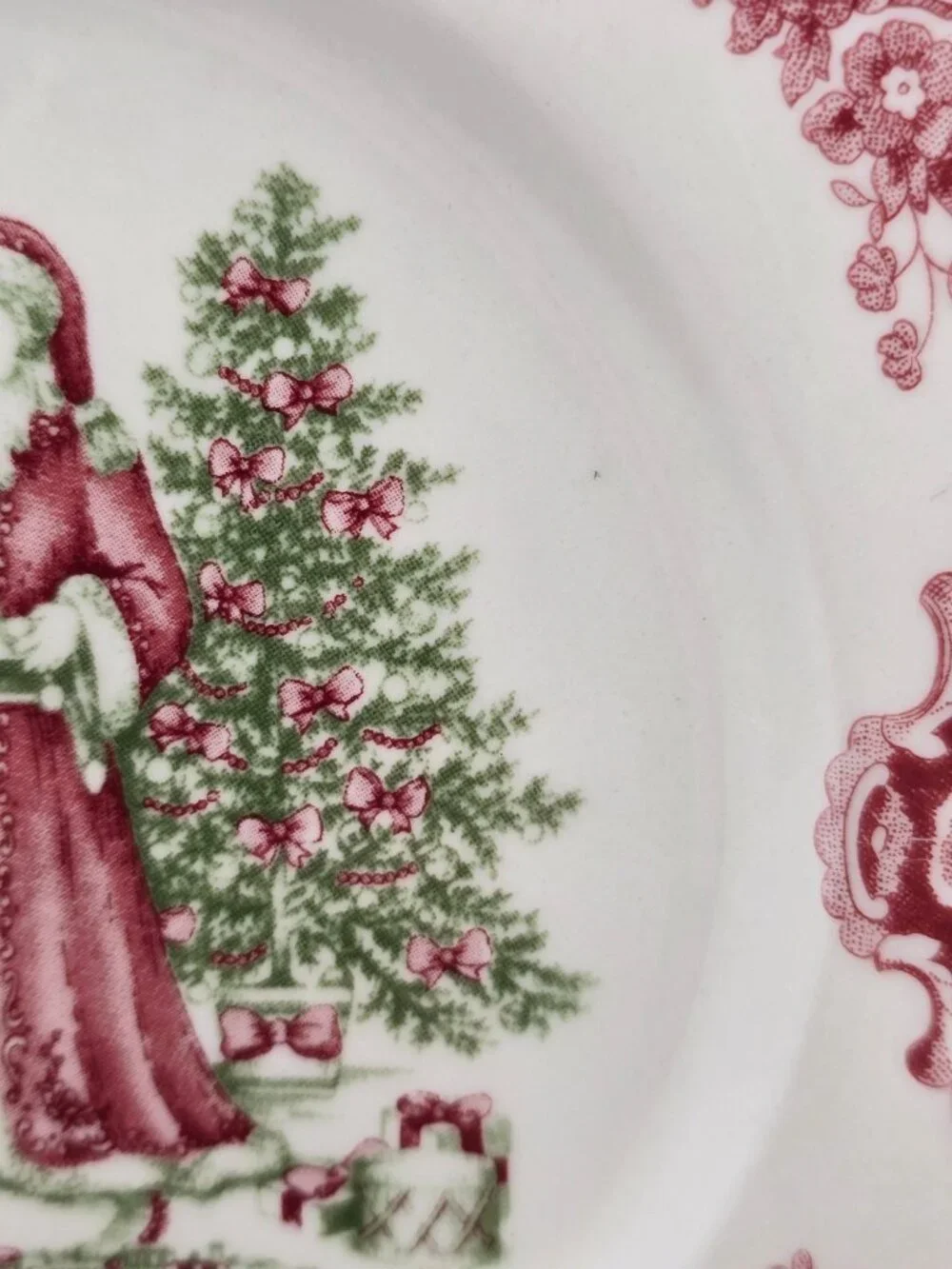 Johnson Bros Christmas Scenes Square Salad Plate Santa 7.75